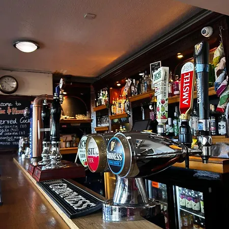 The Fox And Hounds-3